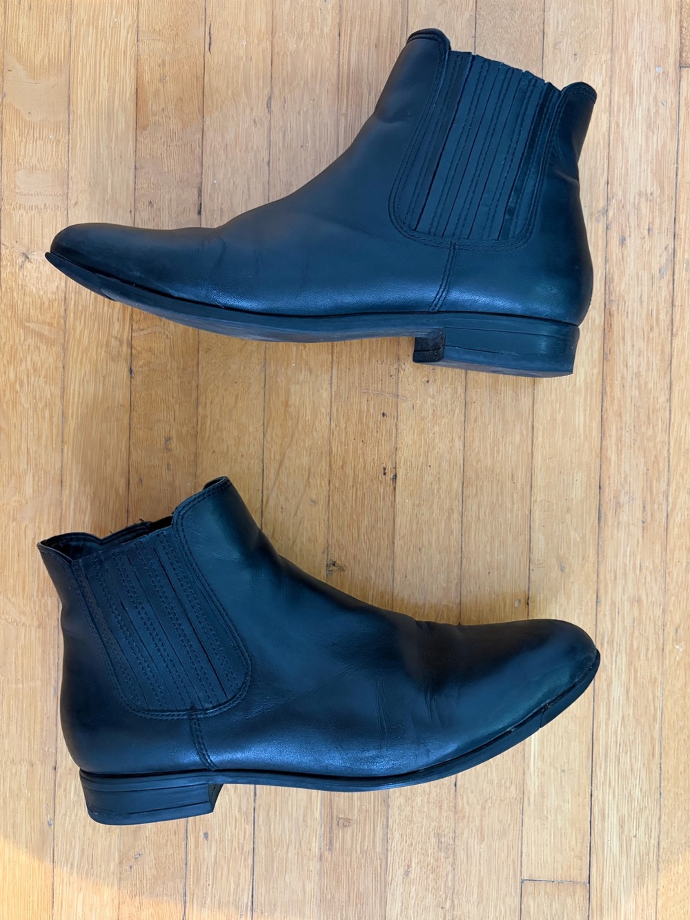 Steve Madden Black Leather Ankle Booties with Side Zip